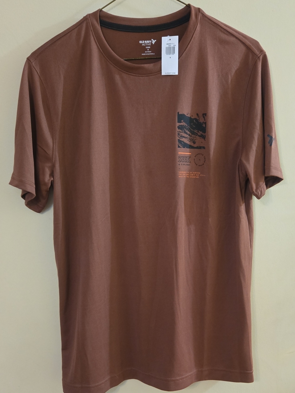 Old Navy Men’s Rust Brown Graphic Crewneck T-Shirt